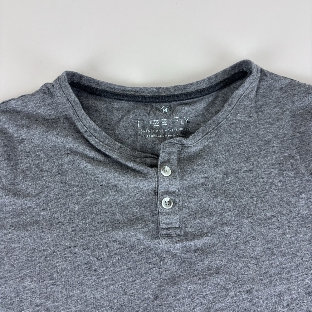 Free Fly Mens Medium Heather Grey Bamboo Blend Henley T-Shirt Size - Picture 2 of 9